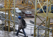 Четверо рабочих из Узбекистана отравились в Москве при заливке битума