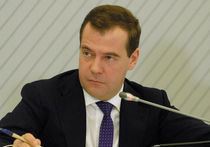 Медведев пригрозил уголовной ответственностью за махинации с ЕГЭ