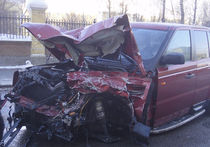 Полицейского толкнули на встречку коллеги?