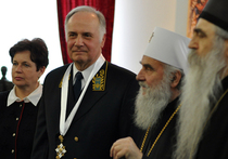 Российского посла наградила сербская церковь