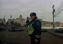 Автомобилист, перегородивший дорогу президенту возле Кремля, дал интервью "МК"