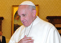 Еженедельник «Мой Папа», памятные сувениры и отпуск в загородной резиденции – Папа Франциск отмечает год своего понтификата
