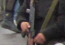 По данным очевидцев, в Славянск под прикрытием боевых вертолетов заходит бронетехника