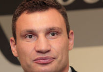 Боксёр Кличко впервые обогнал завгара Януковича