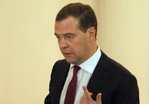 Медведев улучшил демографию села и прошел по следам Есенина