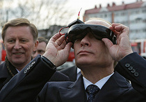 Путин примерил волшебные очки