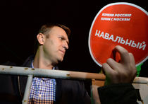 Навальный: зэчки из “Мордора” работают на квартиры в Майами для единоросса