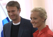 Навальный проголосовал на выборах, а его жене пришлось переодеться «из-за слежки»