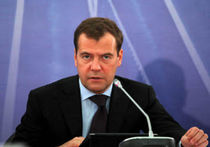 Медведев: Ситуация в российской экономике "предгрозовая"