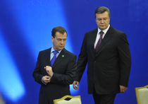 Януковича не пустила в Россию таможня?