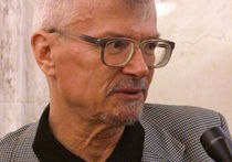 Эдуард Лимонов снова прибыл к полицейским 