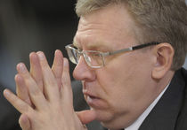 «Сейчас лучше быть профессором, чем министром», - заявил Улюкаев Кудрину и рассказал, что в 2014 году РФ может рассчитывать на рост ВВП на уровне 0,6%, отток капитала будет значительным, но усугубления ситуации ждать не стоит: Запад не пойдет на новые санкции