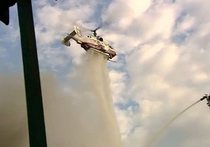 Пожар на севере Москвы тушили четырьмя вертолетами