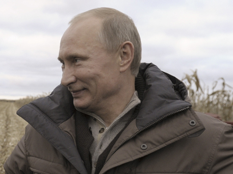 Эксперты говорят о формировании нового образа Путина. Готовы ему соответствовать и единороссы