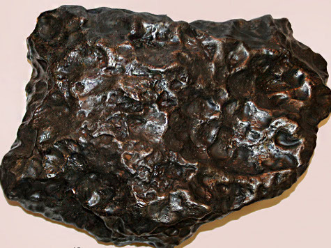 Уральские ученые нашли 165 кг осколков метеорита Сеймчан в Якутии