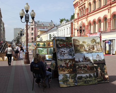 Уличным артистам, поющим для прохожих в центре Москвы, придется отказаться от усиливающей звук аппаратуры