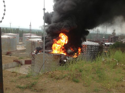 Крупный пожар возник под Ангарском на нефтеперерабатывающем предприятии