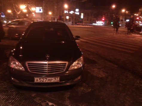 Водители провинциальных чиновников наглеют на московских улицах