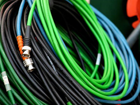 Похититель кабелей, доставивший массу хлопот телефонным службам и лишивший на несколько недель Интернета и связи столичный район Тушино, был на днях задержан сотрудниками милиции