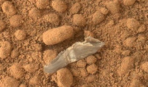 Curiosity нашел на Марсе кусок полиэтилена