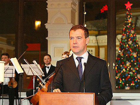 Спецкор “МК” узнал, как сделать у себя дома кремлевский новогодний банкет

