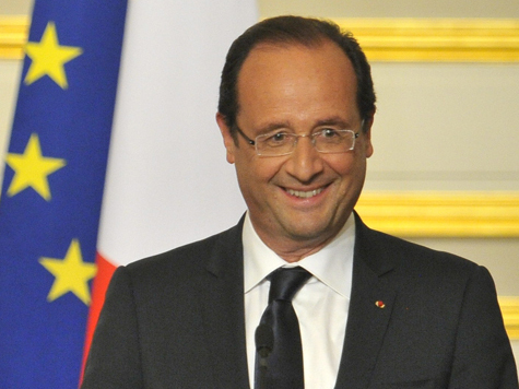 Президент Франции пообещал "восстановить" страну за два года