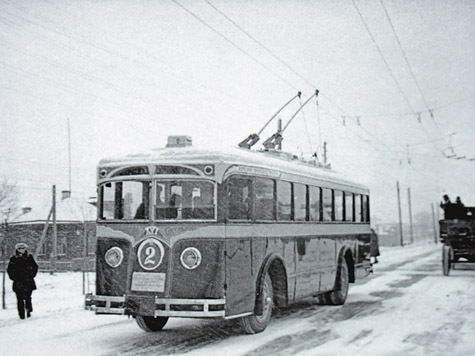 Водителей первых троллейбусов приучали к регулярной выпивке