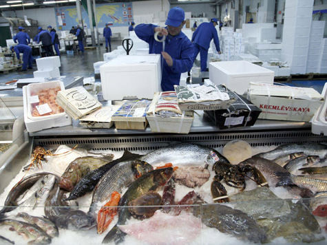Мобильные автомагазины по продаже свежей и живой рыбы могут появиться в Москве в следующем году