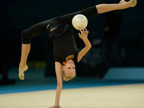Во время награждения украинской чемпионки мира включили российский гимн Во время награждения украинской чемпионки мира включили российский гимн