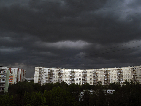 Теплую дождливую погоду до конца недели пророчат синоптики москвичам