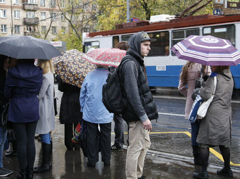 Бабьего лета пока не ожидается — синоптики прогнозируют дожди вплоть до среды, потом наступит двухдневная передышка, после которой к Москве снова подступит циклон