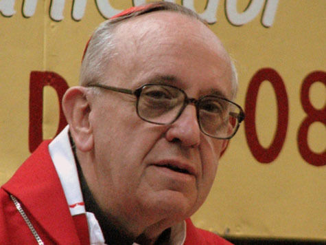 Новый понтифик вернулся в гостиницу в одном автобусе с выбравшими его кардиналами