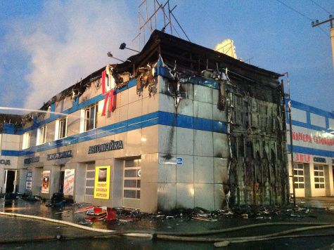 Крупный пожар произошел на станции техобслуживания «Кузя» в Иркутске