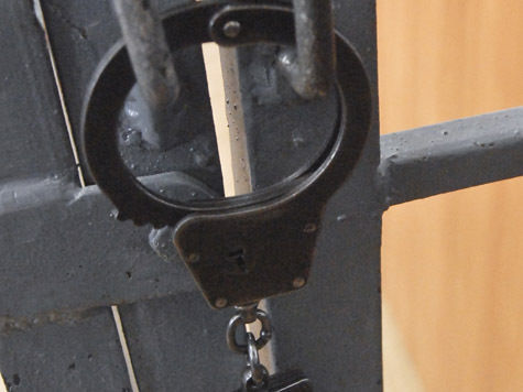 Из 300 задержанных больше половины оказались иностранцами