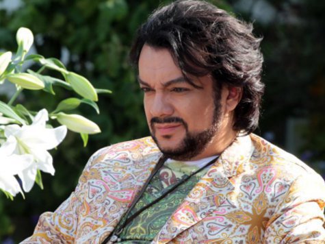 Певец оплатил пострадавшим людям перелет в Россию из своего кармана

