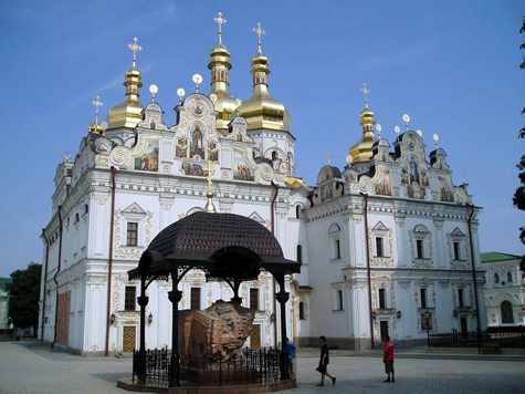 Украинские историко-культурные заповедники передадут церкви?