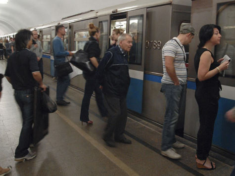 Специальные тележки для эвакуации маломобильных пассажиров из поезда в случае его остановки в тоннеле во время ЧС планирует закупить столичный метрополитен