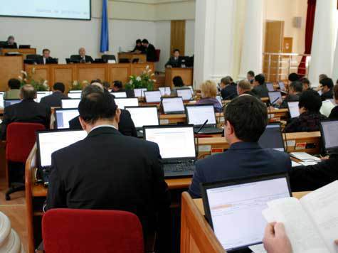 Депутаты Народного Хурала приступили к обсуждению законопроекта об отмене доплат высокопоставленным чиновникам