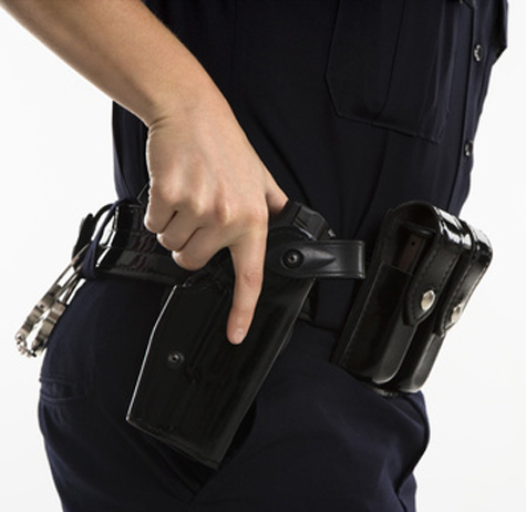 Он обвинил ее в краже крупной суммы денег