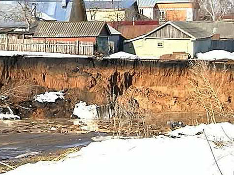 Специалисты считают, что без участия воды провал образоваться не мог