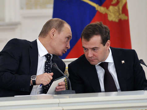 В масс-медиа развернулась кампания с целью поссорить В.Путина и Д.Медведева