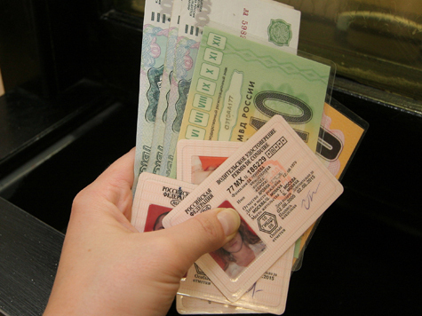 На один год больше станут отныне храниться в ГИБДД отобранные у нерадивых автолюбителей водительские права