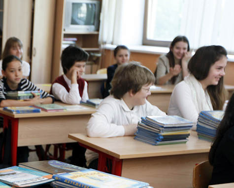 Малышам, отобранным в школу для одаренных детей, указали на дверь