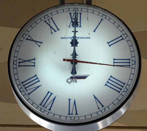 Медведева заставят отказаться от летнего времени