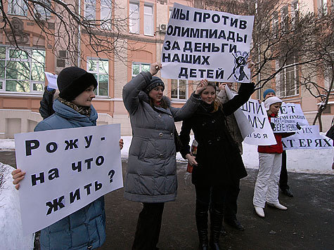 Государство сэкономит на матерях. Но чуть меньше