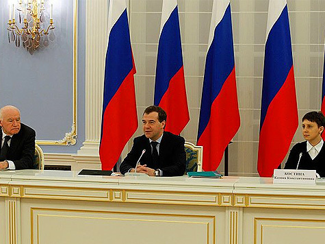 Медведев упрекнул благотворителей в снобизме