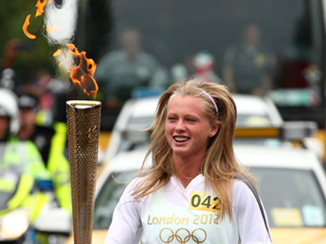 Подольская бегунья пробежалась с олимпийским огоньком по Лондону
