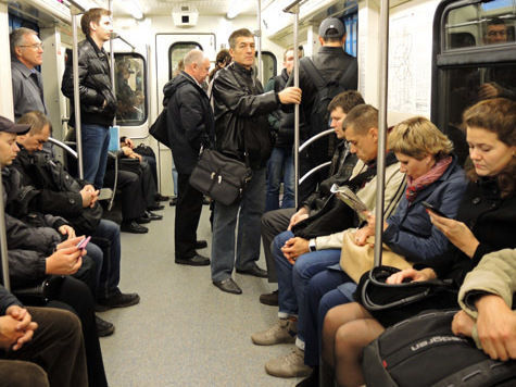 Полицейским и сотрудникам метро выдадут мобильные терминалы, на которые будут приходить сигналы о "тревожных ситуациях"