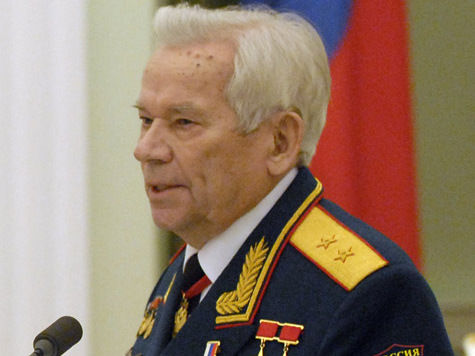 Об этом «МК» сообщили в военном госпитале, где проходит лечение 93-летний оружейник
