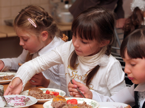 Московские родители платят за еду, которую дети наотрез отказываются есть